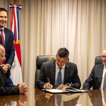 Autoridades de la CNCSP y del CAMP participaron de la promulgación de la nueva Ley de Arbitraje.