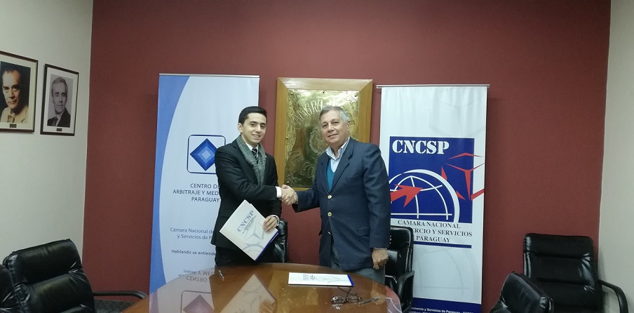 Cámara de Comercio firma convenio con Centro de Estudiantes de Derecho de la UCA