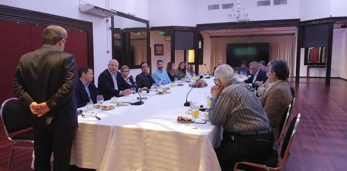 Desayuno de trabajo con el fin de analizar la situación económica actual