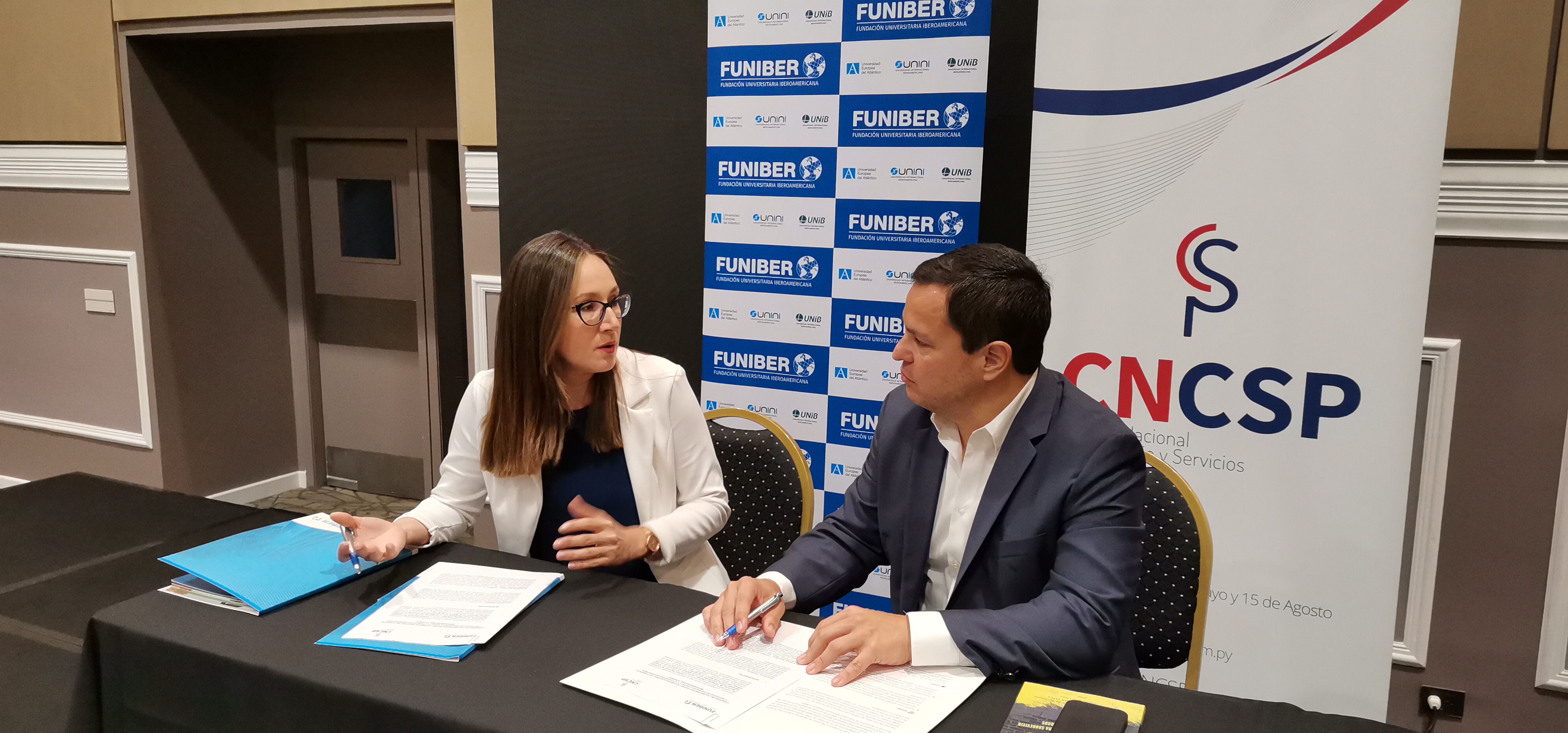 FUNIBER contará con beneficios especiales en becas académicas para Socios de la CNCSP, tras firma de convenio