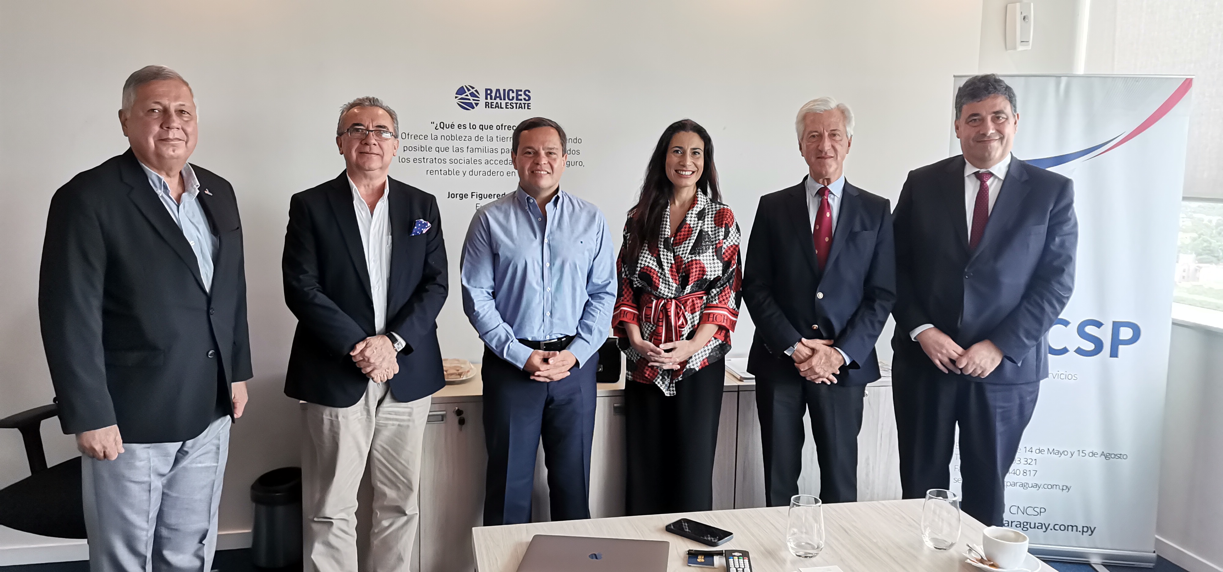 A fin de conocer posibilidades de inversión en Paraguay Empresarios de Portugal se reunieron con el presidente de la CNCSP