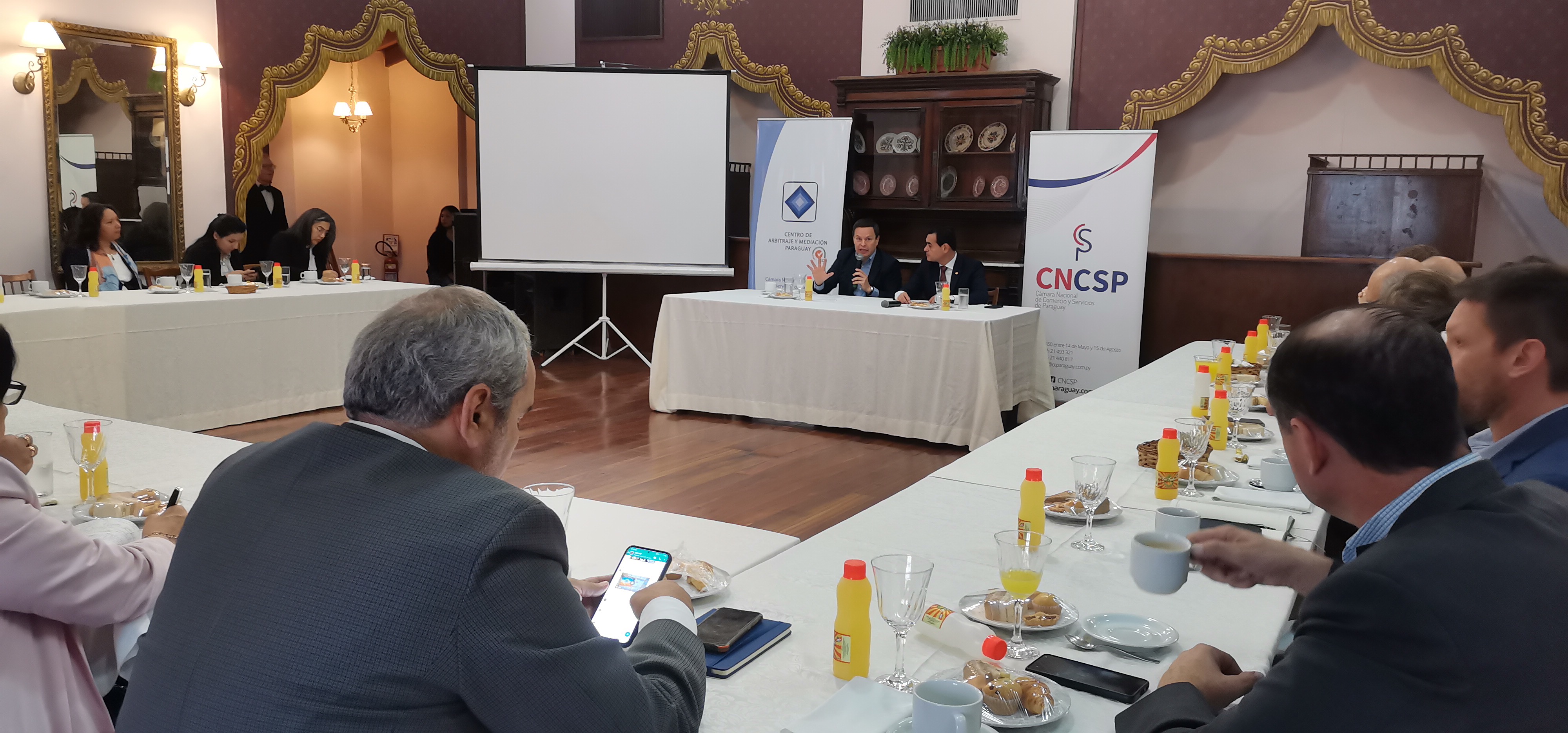 Desayuno de trabajo con Canciller designado: Paraguay con muchos desafíos en cuanto a política exterior