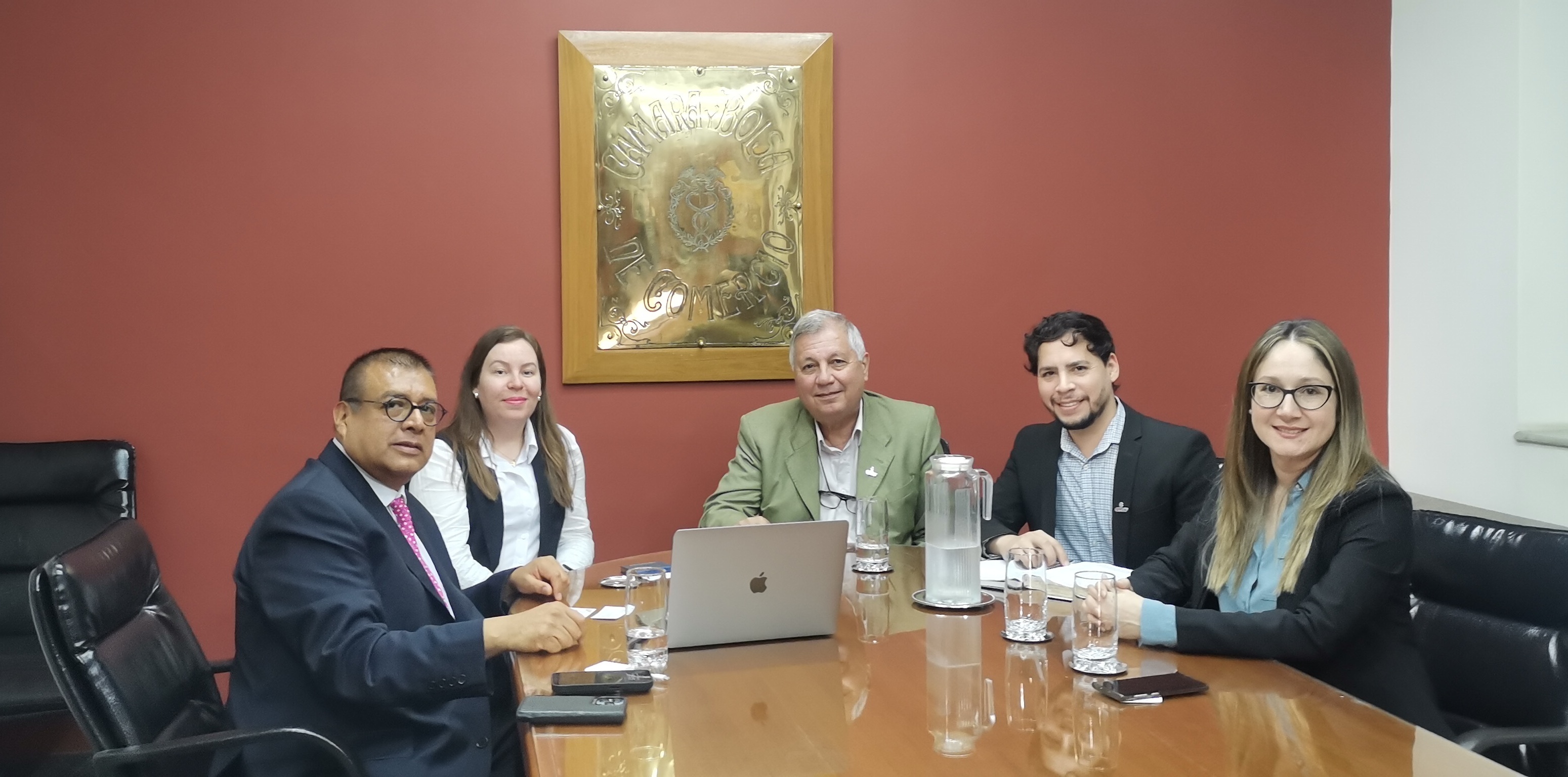 Director para Latinoamérica de la FIDBAN visitó la CNCSP