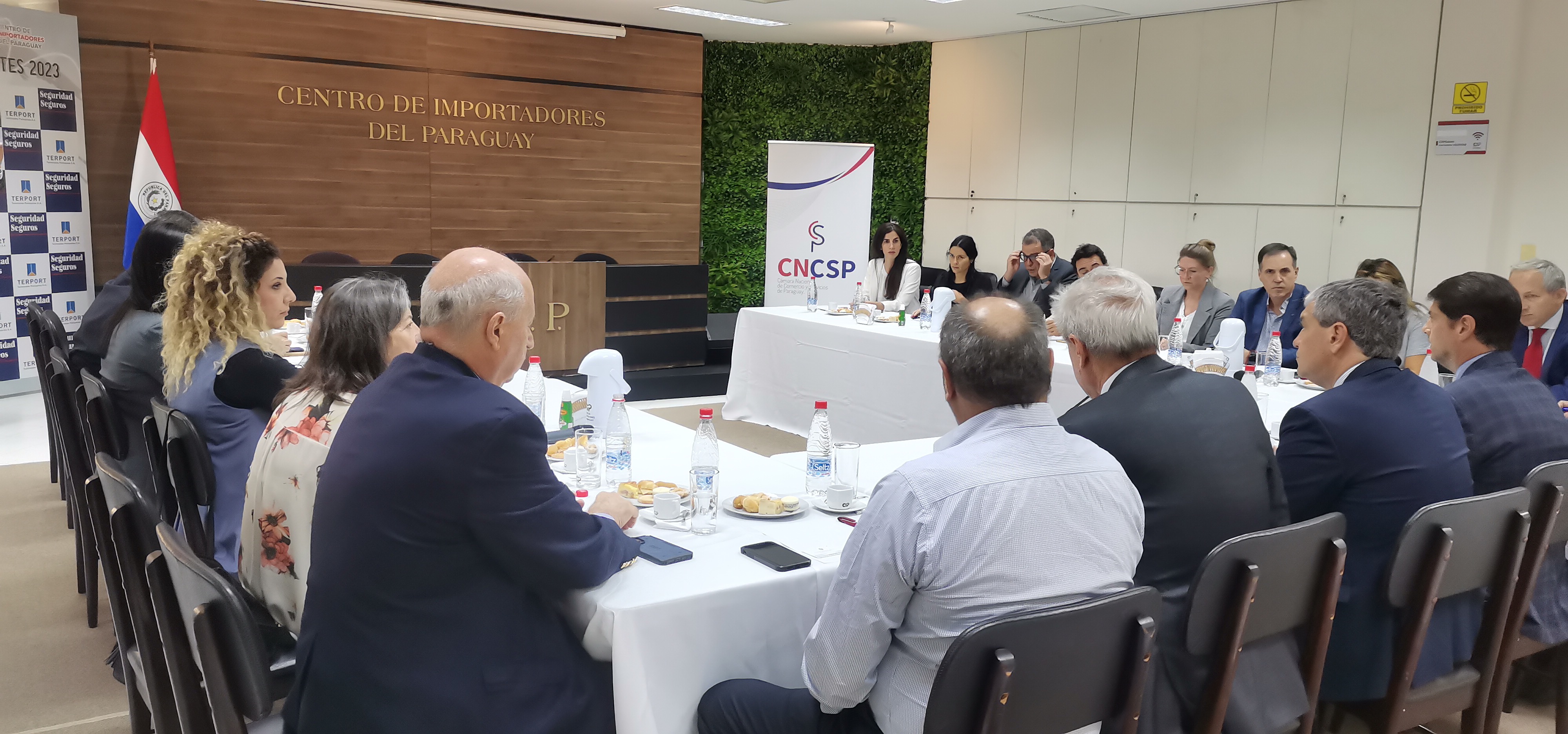 Uruguay desea ser el “Puerto Hub” principal para la salida de Paraguay al mundo