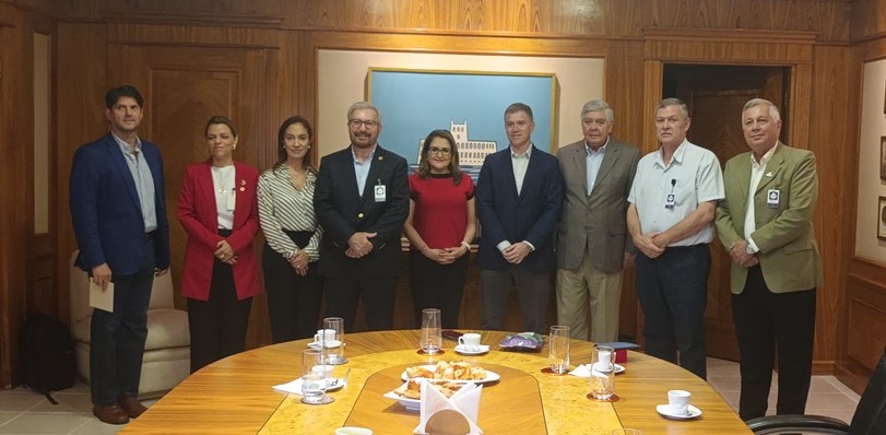 Reunión con Cámara de Comercio de Bogotá con el fin de armar una agenda concreta en conjunto para potenciar lazos comerciales